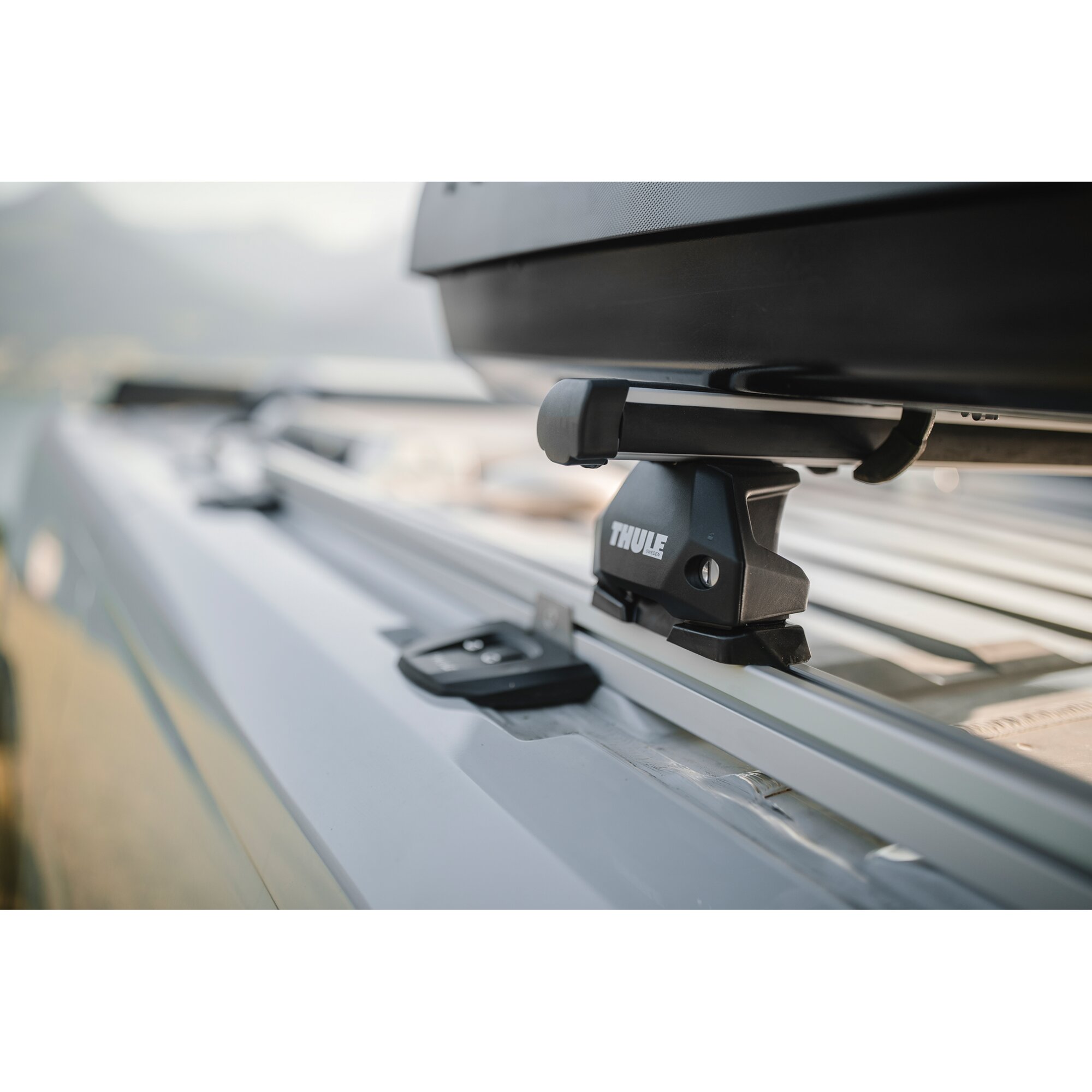 Thule Roof Rack Längsschienen, mit Markisenpaket, 3,25 m
